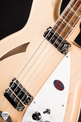 Rickenbacker 4005V Maple Glo bass guitar