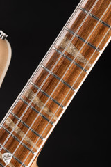Rickenbacker 4005V Maple Glo bass guitar
