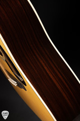 Martin HD-28 – Spruce & Rosewood Acoustic Guitar