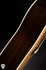 Martin HD-28 – Spruce & Rosewood Acoustic Guitar