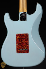 Fender Limited Edition American Professional II Stratocaster Thinline - Transparent Daphne Blue