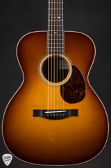 Santa Cruz OM Custom – Bearclaw Swiss Moon Spruce & African Blackwood Acoustic Guitar