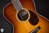 Santa Cruz OM Custom – Bearclaw Swiss Moon Spruce & African Blackwood Acoustic Guitar