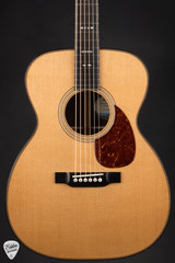 Bourgeois Touchstone Signature OM – Torrefied Sitka Spruce & Madagascar Rosewood Acoustic Guitar