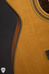 Gallagher Bluegrass Bell Grand Auditorium Torrefied Adirondack Spruce and Mahogany Acoustic Guitar
