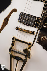 Duesenberg Starplayer TV Electric Guitar in White Velvet