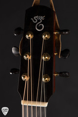Santa Cruz Fingerstyle Custom – Ancient Orcas Island Cedar & Mun Ebony Acoustic Guitar