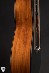 Bourgeois OMS Country Boy Black Top – Sinker Sitka Spruce & Sinker Mahogany Acoustic Guitar