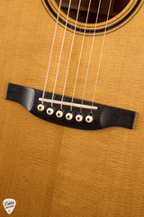 2019 – Bourgeois OMC DB Signature – Aged Tone Adirondack Spruce & Honduran Fiddleback Mahogany Acoustic Guitar