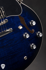 Gibson ES 335 Figured custom color electric guitar in deep ocean burst