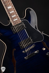 Gibson ES-335 Figured Custom Color Deep Ocean Burst Electrci Guitar