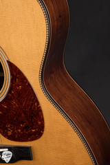 Bourgeois Touchstone Signature OM – Torrefied Sitka Spruce & Madagascar Rosewood Acoustic Guitar