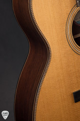 Bourgeois Touchstone Signature OM – Torrefied Sitka Spruce & Madagascar Rosewood Acoustic Guitar