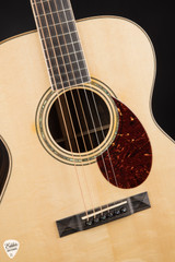 2017 – Huss & Dalton OM Custom Acoustic Guitar with Bearclaw Italian Spruce & Ziricote