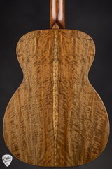 2016 – Bourgeois 00 Custom Acoustic Guitar with Redwood & English Walnut
