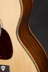 2022 – Froggy Bottom H14 Limited Acoustic Guitar with Adirondack Spruce & Madagascar Rosewood