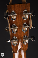 2016 – Collings OM2HA Varnish Deep Body – Adirondack Spruce & Madagascar Rosewood Acoustic Guitar in Sunburst