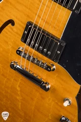 Gibson ES-335 Figured Honey Amber Electric Guitar