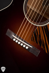 Collings C-00 Sunburst Acoustic Guitar with Sitka Spruce and Honduran Mahogany