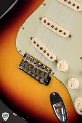 Fender Custom Shop Limited Edition 1960 Stratocaster Relic 3 Tone Sunburst Summer Showcase Event Instrument Electric Guitar