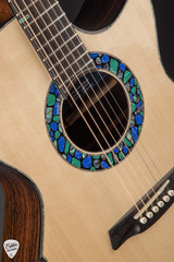 Hozen Blue Label MJ Acoustic Guitar with Swiss Moon Spruce and Indian Rosewood