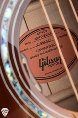 Label for Gibson Custom SJ 200 Anniversary Limited Edition Cremona Burst Acoustic Guitar