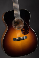 Collings OM1A Hill Country Sunburst  Adirondack Spruce and Honduran Mahogany