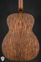 Iris WE Acoustic Guitar with Redwood and Walnut in Sunburst