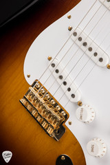 Fender Custom Shop Masterbuilt Limited Edition 70th Anniversary 1954 Stratocaster Deluxe Closet Classic - 2 Tone Sunburst #XN4698