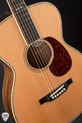Bourgeois 00 12 Sawmill Limited Acoustic Guitar with Western Red Cedar and Madagascar Rosewood