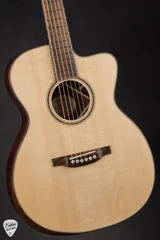 Bourgeois OMC Acoustic Guitar with Bearclaw Italian Spruce and Cocobolo