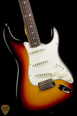 2023 - Fender Custom Shop 1966 Stratocaster Deluxe Closet Classic - 3 Color Sunburst