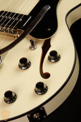 2023 - Collings I-30 LC Aged Bigsby - Olympic White (pre-owned)