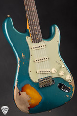 2023 - Fender Custom Shop 1961 Stratocaster Heavy Relic - Aged Ocean Turquoise Over 3-Color Sunburst