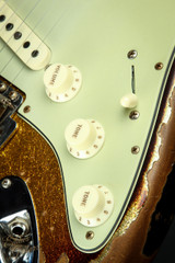 Fender Custom Shop Limited Edition '60/'63 Stratocaster Super Heavy Relic - Super Faded Aged 3-Color Sunburst Sparkle