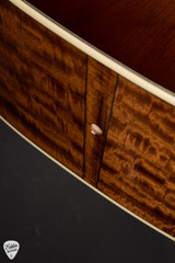 Bourgeois Slope D Banjo Killer Sunburst – Bearclaw Sitka Spruce & Beeswing Mahogany Acoustic Guitar