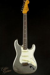 2022 - Fender Custom Shop LTD 1965 Stratocaster Journeyman - Aged Silver Sparkle