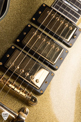 2008 – Gibson Custom Shop Les Paul Custom 3 Pickup Bigsby Gloss Gold Sparkle Electric Guitar