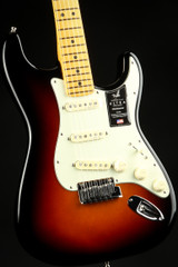 Fender American Ultra Stratocaster, Maple - Ultraburst