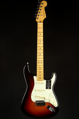 Fender American Ultra Stratocaster, Maple - Ultraburst