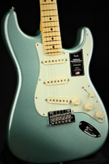 Fender American Professional II Stratocaster, Maple - Mystic Surf Green