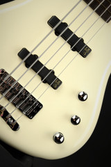 2021 - Warwick GPS Corvette Ash 5 Active - Solid Creme White High Polish