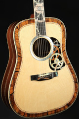 Hold - Martin D-200 Deluxe