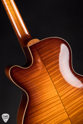 Santa Cruz FTC - Italian Spruce & Flamed Maple Acoustic Guitar