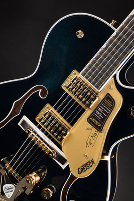 Gretsch Pro Nashville Hollow Body with String-Thru Bigsby, Gold Hardware Electric Guitar in Midnight Sapphire
