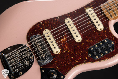 Fender Custom Shop Eddie’s Guitars Exclusive Journeyman Relic® Bass VI Electric Guitar in Shell Pink
