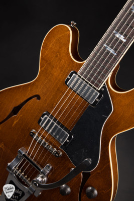 Collings I-35 LC Deluxe Mini Humbuckers/Bigsby – Caramel Electric Guitar