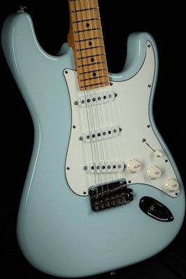 Suhr Classic Pro - Sonic Blue