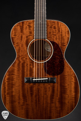 Bourgeois 000 Deep Body Hog Top - Beeswing Mahogany Acoustic Guitar