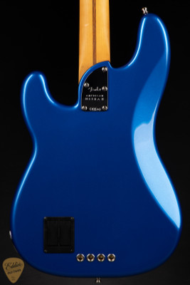 Fender American Ultra II Precision Bass Noble Blue bass guitar